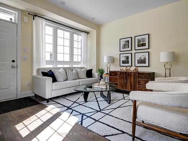 54 - 1 Elsie Lane, House attached with 3 bedrooms, 3 bathrooms and 2 parking in Toronto ON | Image 29