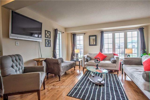 185 Trudeau Ave, Townhouse with 3 bedrooms, 3 bathrooms and 2 parking in Mississauga ON | Image 2