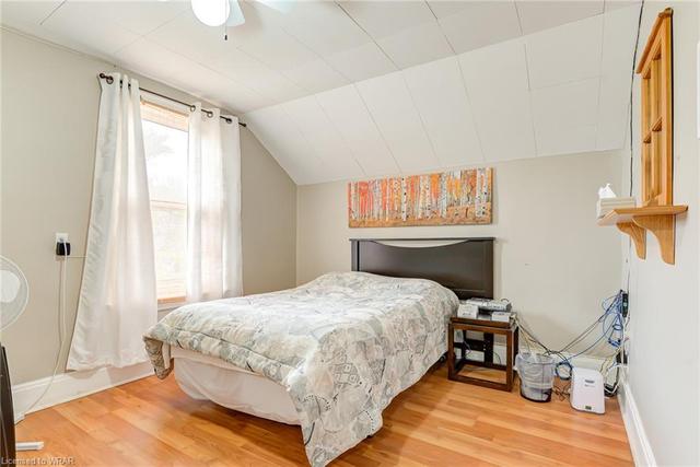 1405 King Street E, House detached with 2 bedrooms, 1 bathrooms and 10 parking in Cambridge ON | Image 11