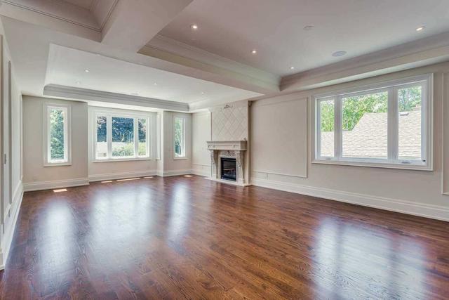 19 Ashgrove Pl, House detached with 5 bedrooms, 7 bathrooms and 6 parking in Toronto ON | Image 36