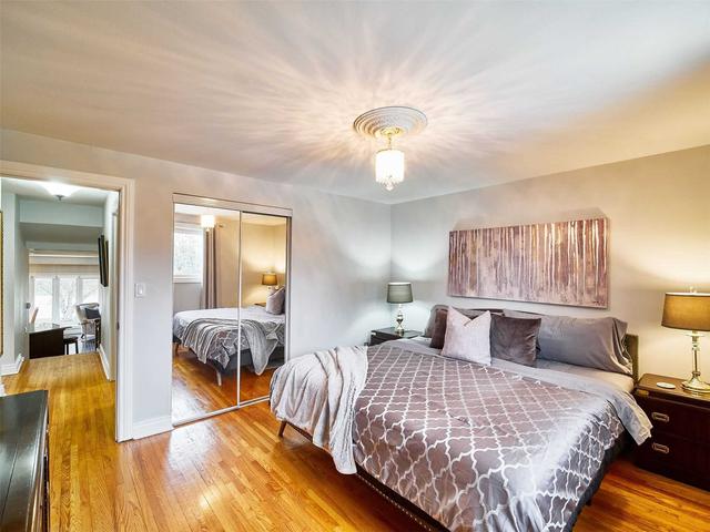31 Taylor Rd, House detached with 3 bedrooms, 2 bathrooms and 5 parking in Ajax ON | Image 5