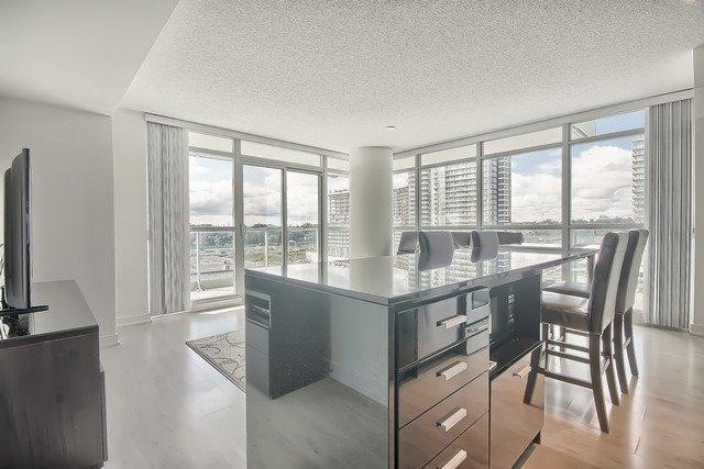 1002 - 29 Singer Crt, Condo with 2 bedrooms, 2 bathrooms and 1 parking in Toronto ON | Image 9