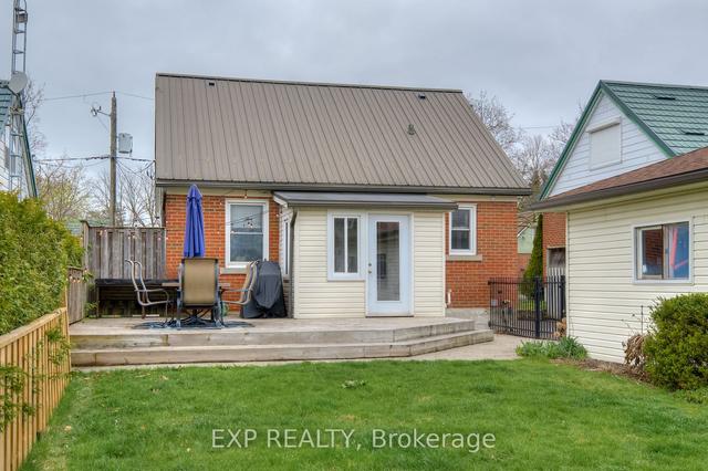 133 Mausser Ave, House detached with 3 bedrooms, 2 bathrooms and 5 parking in Kitchener ON | Image 22