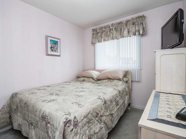 137 Brickyard Way, Townhouse with 3 bedrooms, 2 bathrooms and 3 parking in Brampton ON | Image 24