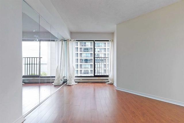 1105 - 65 Harbour Sq, Condo with 1 bedrooms, 1 bathrooms and 1 parking in Toronto ON | Image 10