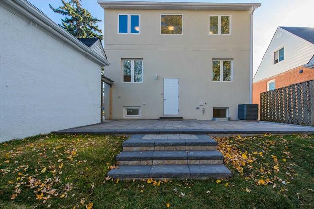 8 Clearview Hts S, House detached with 3 bedrooms, 4 bathrooms and 5 parking in Toronto ON | Image 29