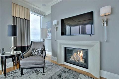 4404 - 183 Wellington St W, Condo with 3 bedrooms, 3 bathrooms and 1 parking in Toronto ON | Image 4