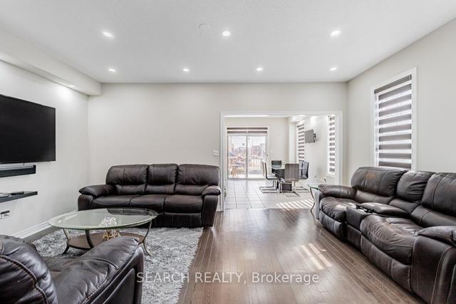 5 Remembrance Rd S, House attached with 5 bedrooms, 5 bathrooms and 4 parking in Brampton ON | Image 6