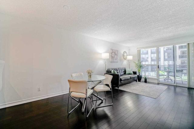 302 - 18 Hollywood Ave, Condo with 1 bedrooms, 1 bathrooms and 1 parking in Toronto ON | Image 8