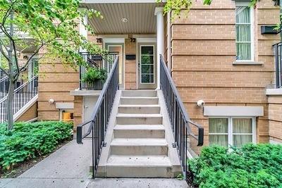 75 Pleasant Blvd, Townhouse with 2 bedrooms, 3 bathrooms and 2 parking in Toronto ON | Image 2