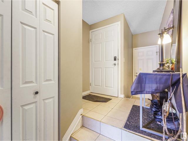 7815 176 St Nw, House semidetached with 3 bedrooms, 2 bathrooms and 2 parking in Edmonton AB | Image 7