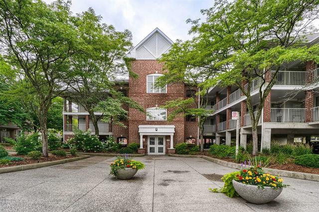 230 - 101 Bristol Rd E, Townhouse with 1 bedrooms, 1 bathrooms and 1 parking in Mississauga ON | Image 1