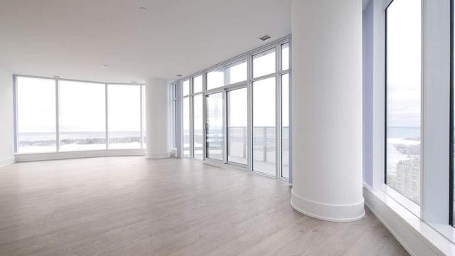 4810 - 10 York St, Condo with 3 bedrooms, 2 bathrooms and 1 parking in Toronto ON | Image 1