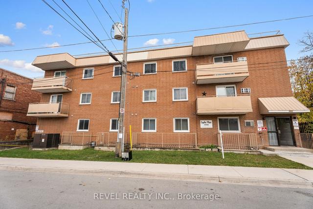301 - 4692 Crysler Ave, Condo with 2 bedrooms, 1 bathrooms and 1 parking in Niagara Falls ON | Image 1
