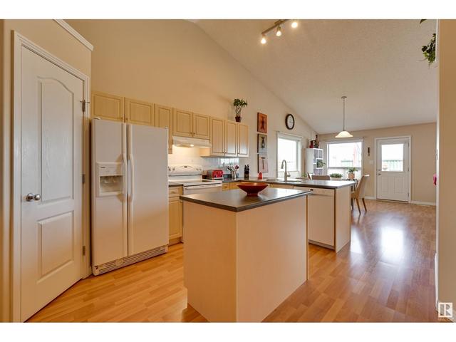 2121 Garnett Pl Nw, House detached with 4 bedrooms, 3 bathrooms and 4 parking in Edmonton AB | Image 14