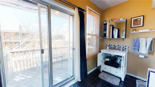 459 Shaw St, Home with 4 bedrooms, 3 bathrooms and 0 parking in Toronto ON | Image 18