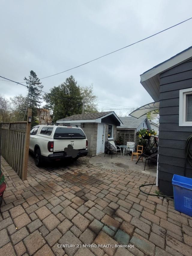 327 Albert St, House detached with 3 bedrooms, 3 bathrooms and 2 parking in Oshawa ON | Image 25