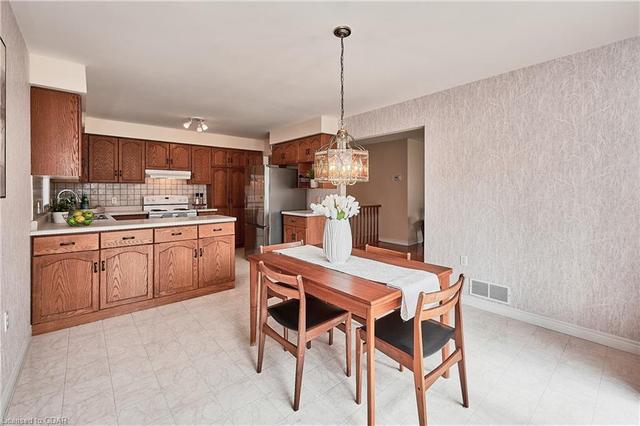 25 Cherry Blossom Circle, House detached with 2 bedrooms, 2 bathrooms and 2 parking in Guelph ON | Image 9