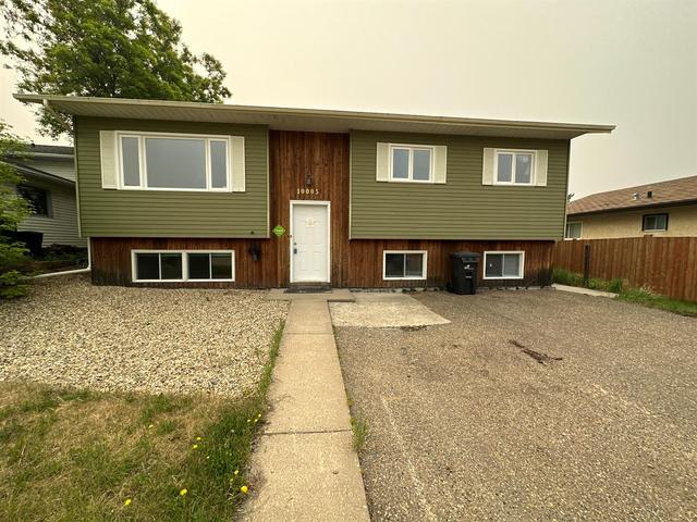 10005 71 Avenue, House detached with 3 bedrooms, 1 bathrooms and 2 parking in Peace River AB | Image 1