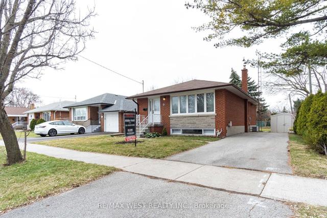 8 Koos Rd, House detached with 3 bedrooms, 1 bathrooms and 2 parking in Toronto ON | Image 12