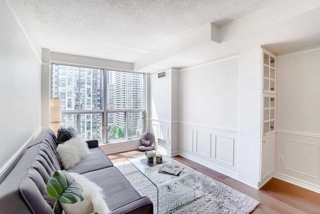 sph108 - 28 Hollywood Ave, Condo with 1 bedrooms, 1 bathrooms and 1 parking in Toronto ON | Image 17