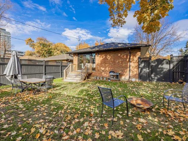 2 Abbotsfield Gate, House detached with 2 bedrooms, 3 bathrooms and 5 parking in Toronto ON | Image 25