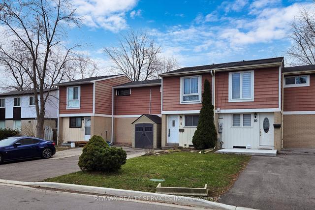 9 Greenhills Sq, House attached with 3 bedrooms, 1 bathrooms and 3 parking in Brampton ON | Image 23