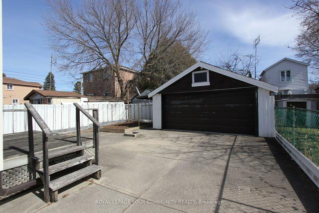 305 Westlake Ave, House detached with 3 bedrooms, 2 bathrooms and 8 parking in Toronto ON | Image 20