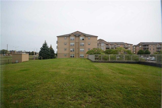 102 - 1490 Bishops Gate, Condo with 2 bedrooms, 2 bathrooms and 1 parking in Oakville ON | Image 9