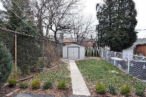 2127 Dufferin St, House semidetached with 3 bedrooms, 2 bathrooms and 1 parking in Toronto ON | Image 11