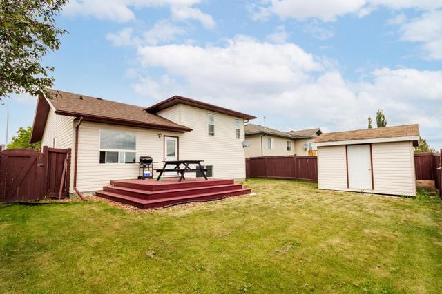 10905 88a Street, House detached with 4 bedrooms, 2 bathrooms and 5 parking in Grande Prairie AB | Image 41
