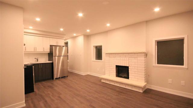 Unit 1 - 15 Wilson Park Rd, House detached with 1 bedrooms, 1 bathrooms and 1 parking in Toronto ON | Image 6