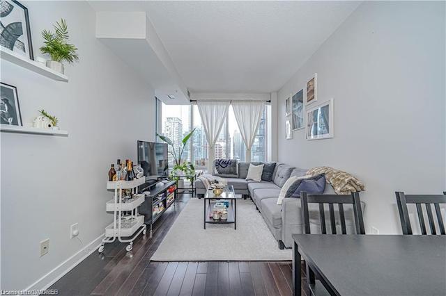 2005 - 295 Adelaide Street W, House attached with 1 bedrooms, 1 bathrooms and null parking in Toronto ON | Image 29