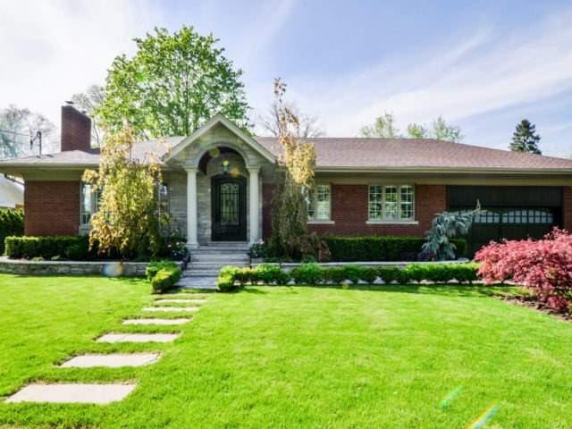 211 Radley Rd, House detached with 4 bedrooms, 4 bathrooms and 4 parking in Mississauga ON | Image 1