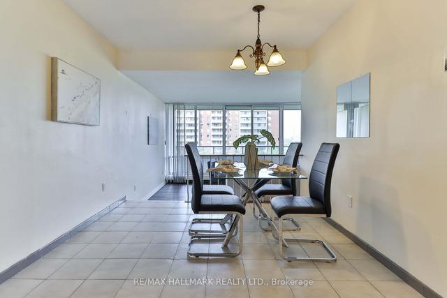 701 - 9 Four Winds Dr, Condo with 2 bedrooms, 1 bathrooms and 1 parking in Toronto ON | Image 2
