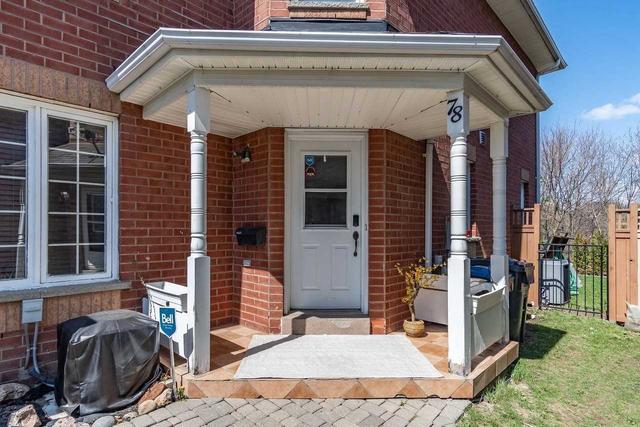78 Pressed Brick Dr, House attached with 3 bedrooms, 3 bathrooms and 2 parking in Brampton ON | Image 1