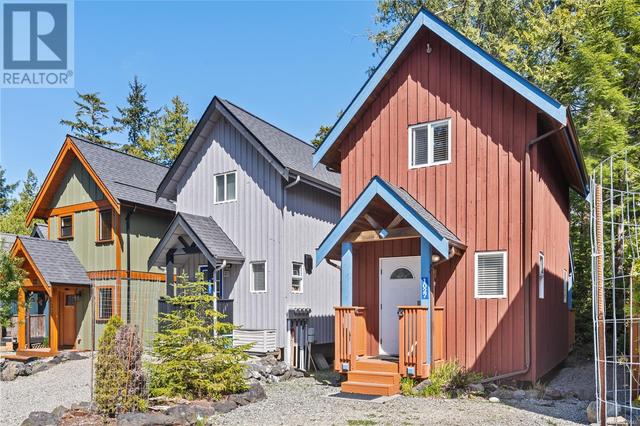 1027 Tyee Terr, House detached with 1 bedrooms, 1 bathrooms and 1 parking in Ucluelet BC | Image 1