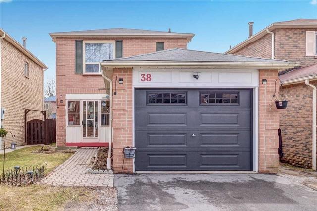 38 Fisher Cres, House detached with 3 bedrooms, 3 bathrooms and 4 parking in Ajax ON | Image 1