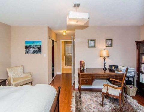 809 Grandview Way, Townhouse with 4 bedrooms, 3 bathrooms and 1 parking in Toronto ON | Image 5