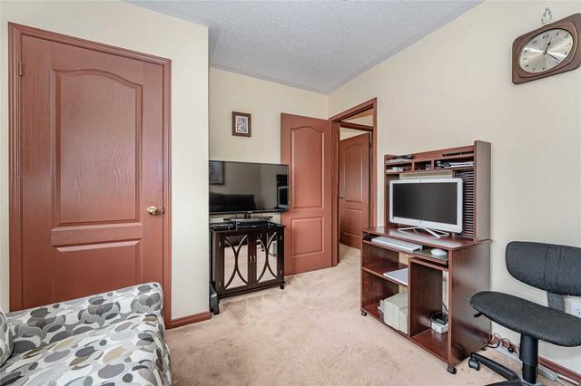 5976 Winston Churchill Blvd, House attached with 3 bedrooms, 3 bathrooms and 2 parking in Mississauga ON | Image 16