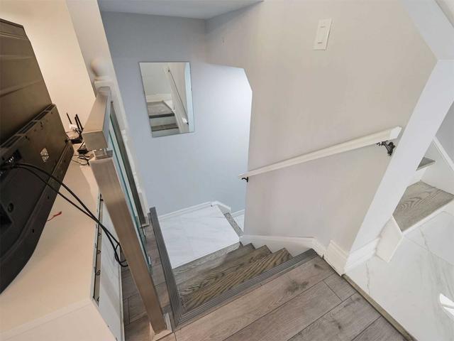 67 Fleetwood Cres, Townhouse with 3 bedrooms, 2 bathrooms and 1 parking in Brampton ON | Image 17