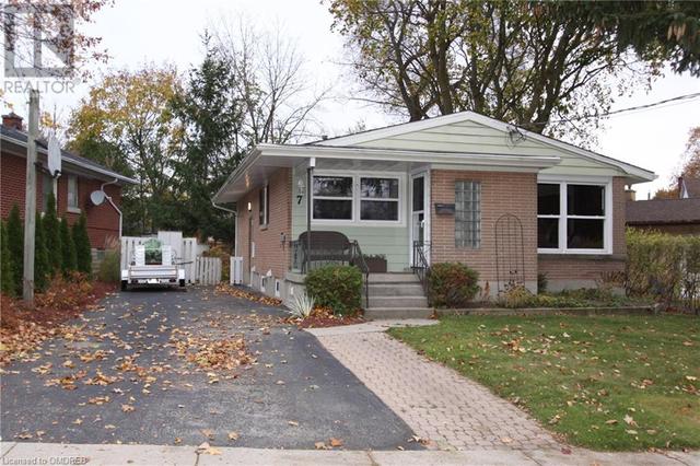 7 Lincoln Crescent, Guelph, ON, N1E1Y7 | Card Image