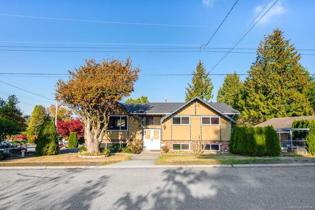 13415 112a Avenue, House detached with 6 bedrooms, 3 bathrooms and 10 parking in Surrey BC | Card Image