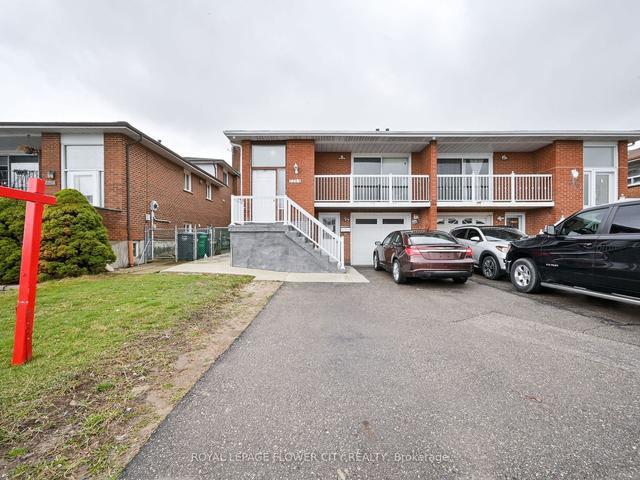 7358 Sigsbee Dr, House semidetached with 4 bedrooms, 3 bathrooms and 4 parking in Mississauga ON | Image 12