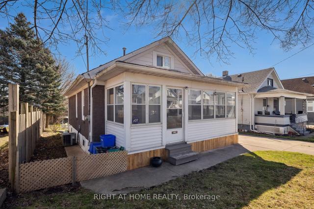 4566 Sixth Ave, House detached with 3 bedrooms, 2 bathrooms and 2 parking in Niagara Falls ON | Image 23
