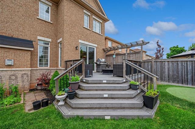 1139 Jezero Cres, House detached with 4 bedrooms, 5 bathrooms and 4 parking in Oakville ON | Image 32