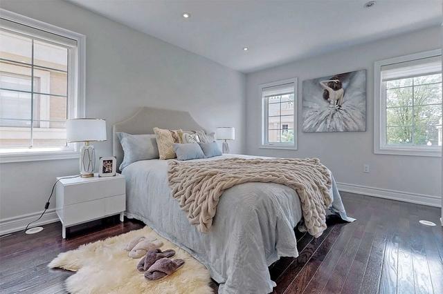 35 Hargrave Lane, Townhouse with 3 bedrooms, 3 bathrooms and 1 parking in Toronto ON | Image 8