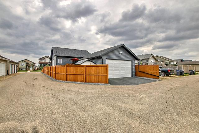 2 Radcliff Way, House detached with 3 bedrooms, 2 bathrooms and 440 parking in Sylvan Lake AB | Image 42