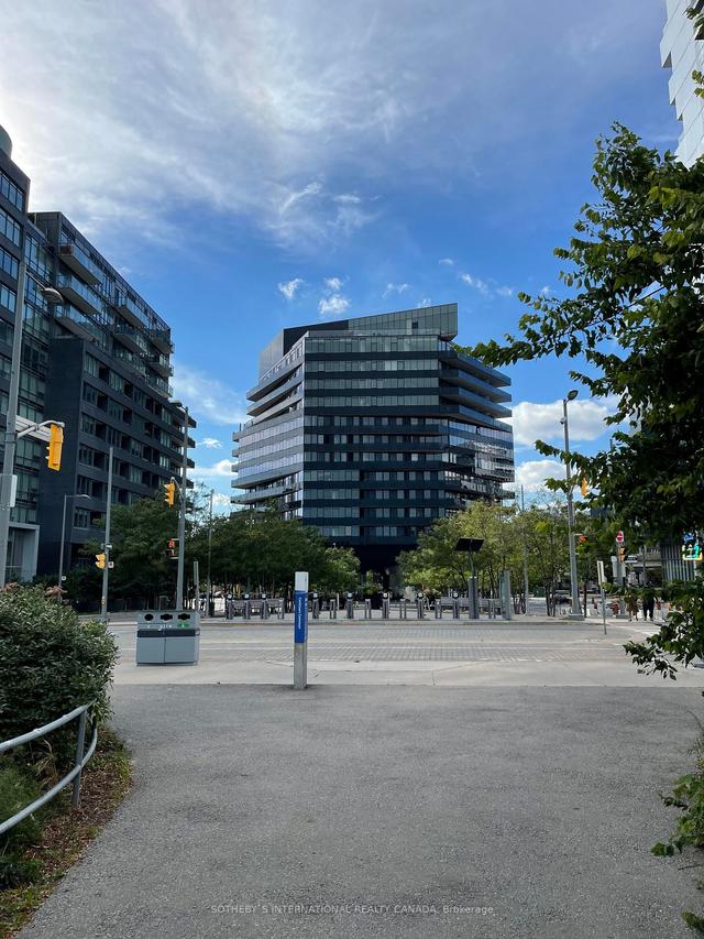 312 - 21 Lawren Harris Sq, Condo with 2 bedrooms, 2 bathrooms and 1 parking in Toronto ON | Image 1
