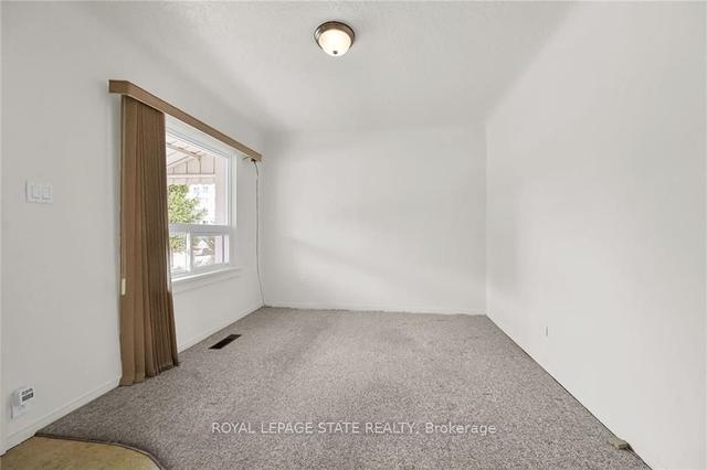 18 Reid Ave S, House detached with 2 bedrooms, 2 bathrooms and 3 parking in Hamilton ON | Image 37